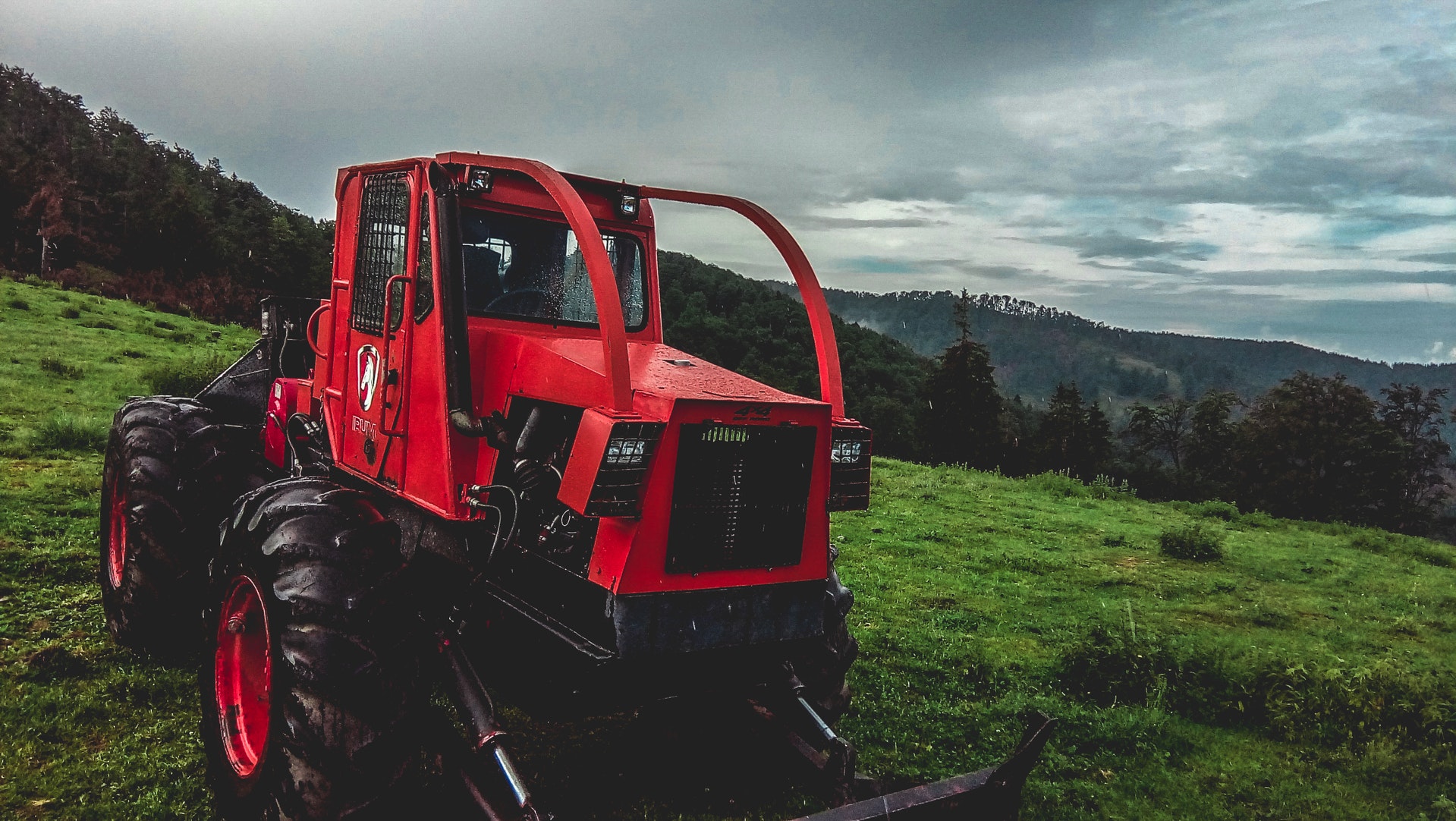 Займ под ПТС специальной техники в Череповец